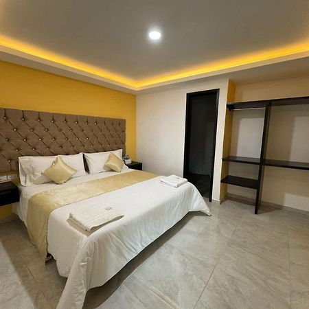 Oyo Hotel Familiar Tollan チョルーラ エクステリア 写真