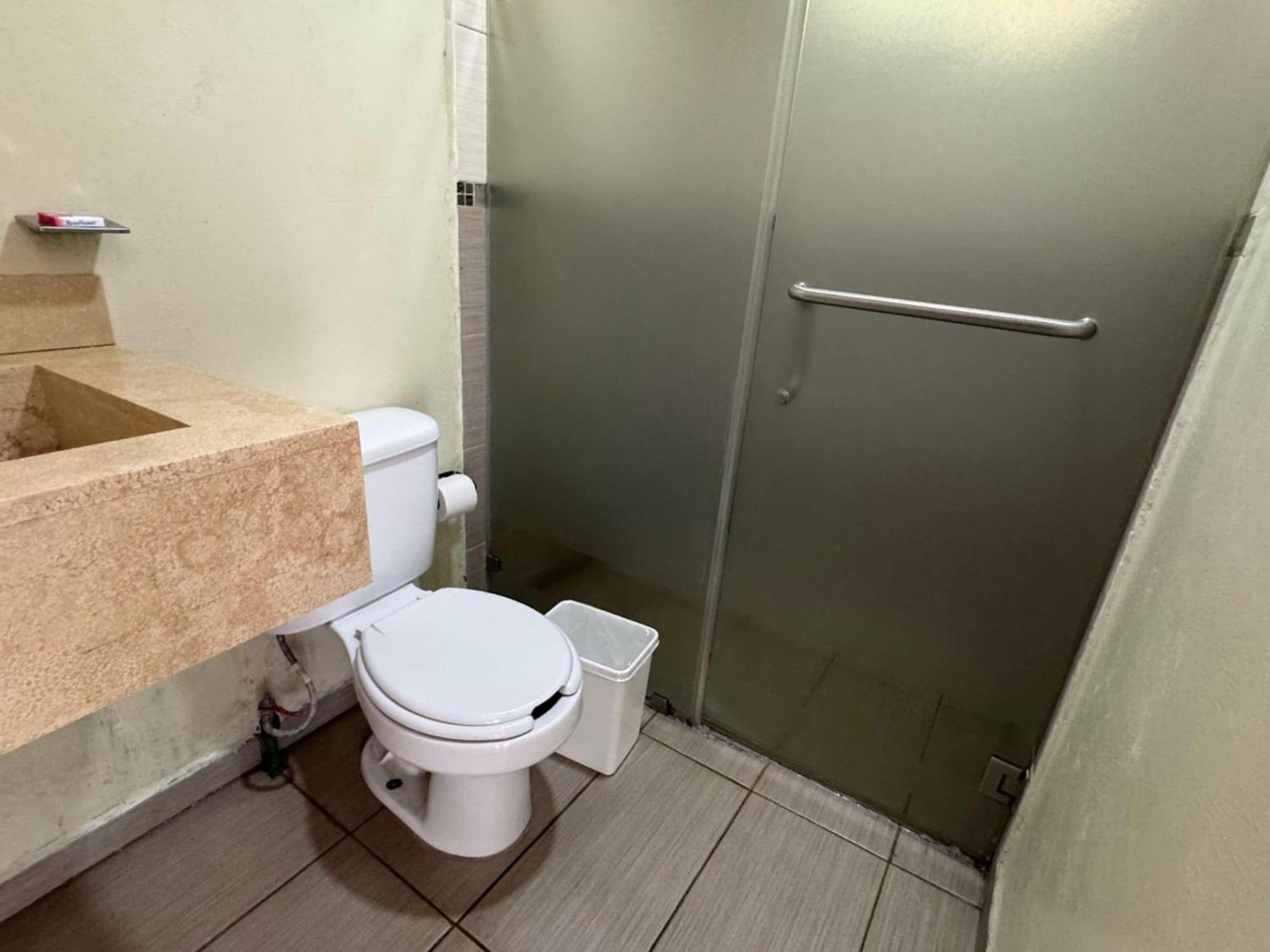 Oyo Hotel Familiar Tollan チョルーラ エクステリア 写真