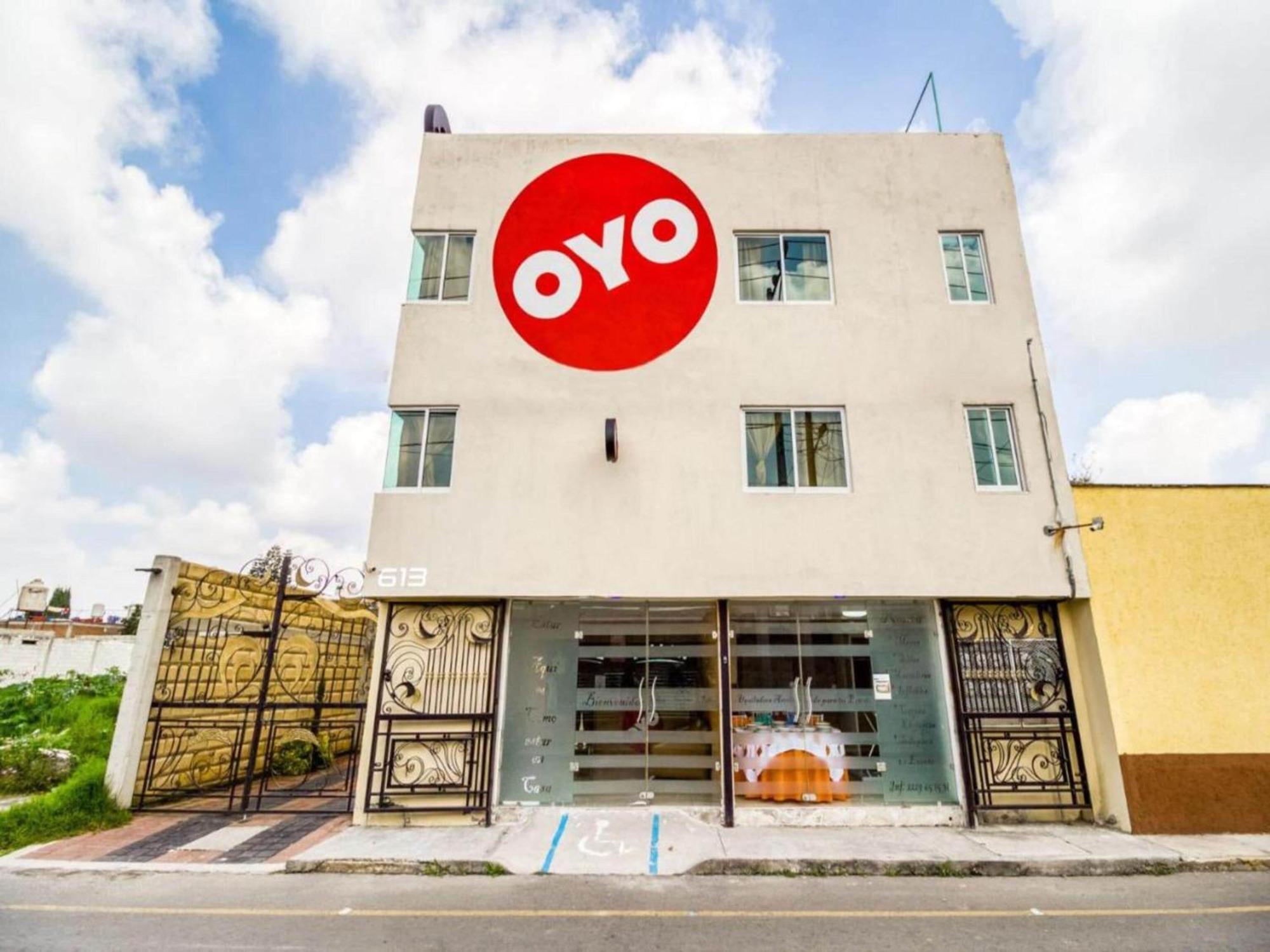 Oyo Hotel Familiar Tollan チョルーラ エクステリア 写真